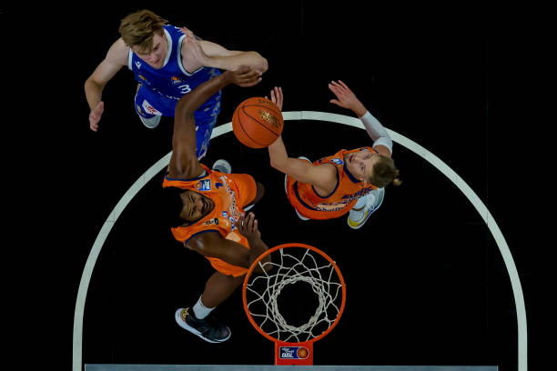 并在关键时 并在关键时